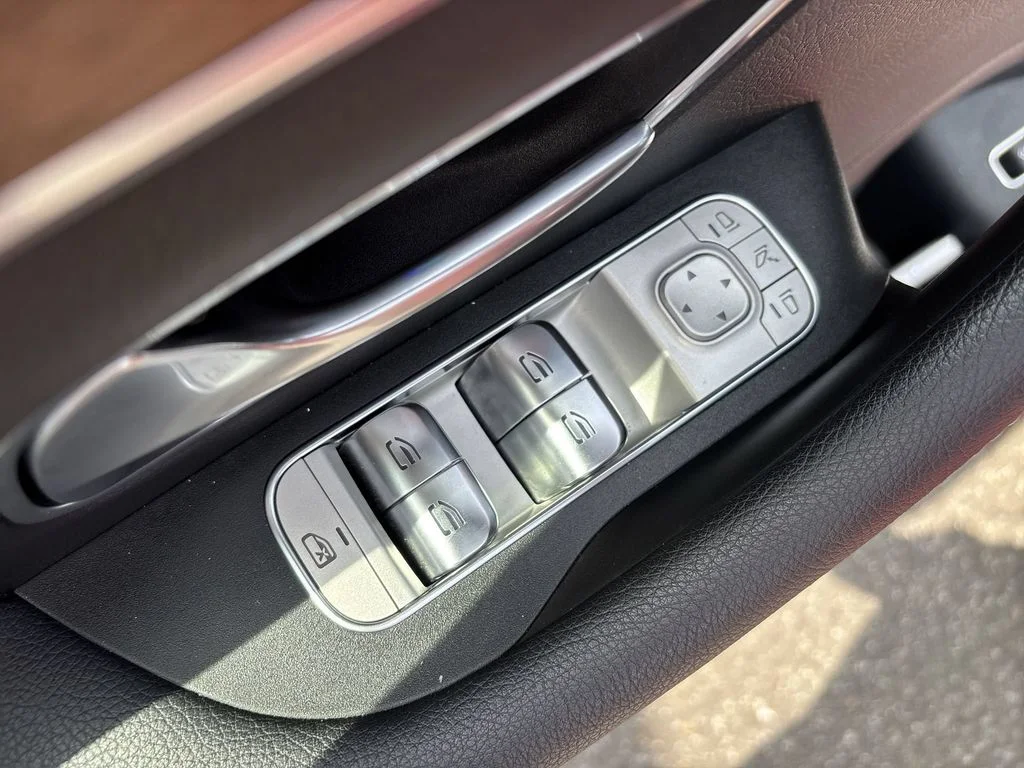 Used 2025  Mercedes-Benz GLE 450 image 15