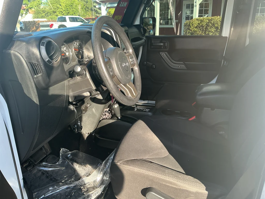 Used 2017 Bright White Clearcoat Jeep Sport image 9