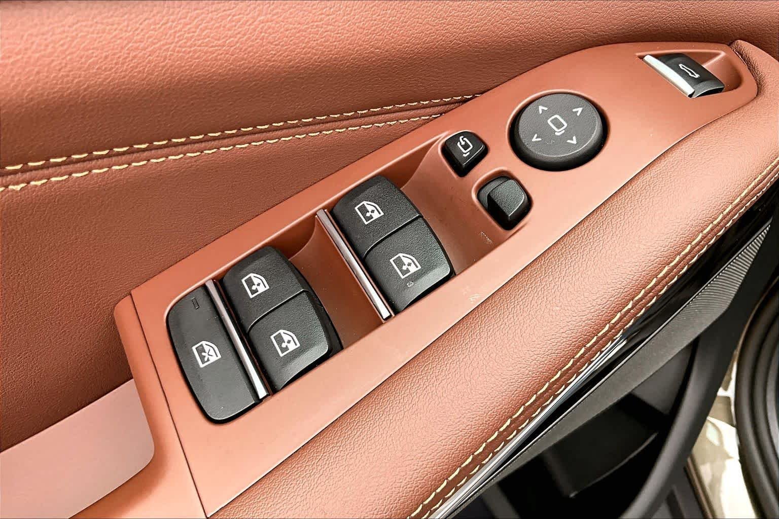 New 2026 Manhattan Green Metallic BMW sDrive40i image 18