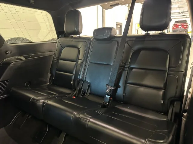 Used 2021 Black Lincoln Reserve image 19