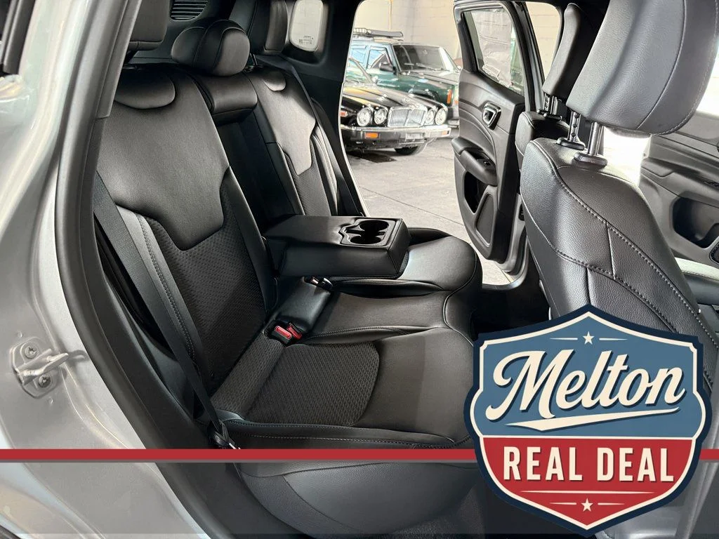 New 2025 Silver Jeep Latitude image 46
