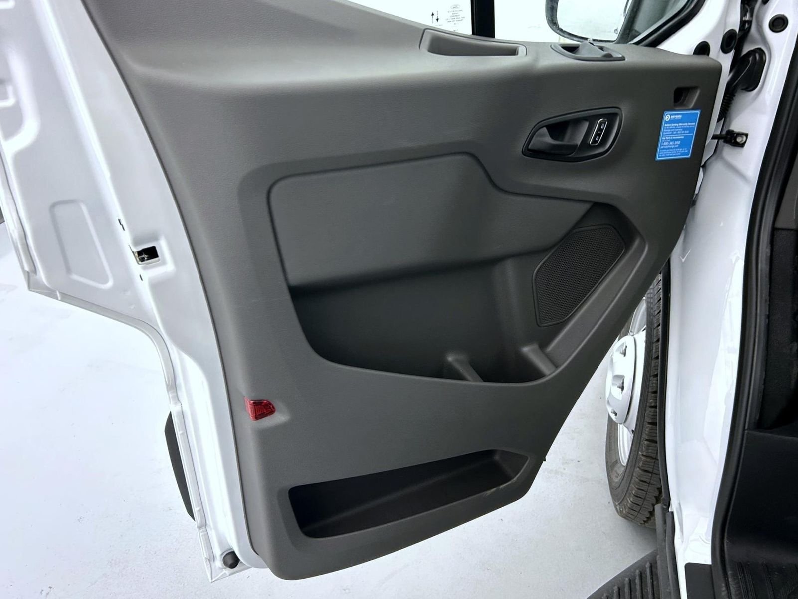 New 2026 Oxford White Ford XL image 9