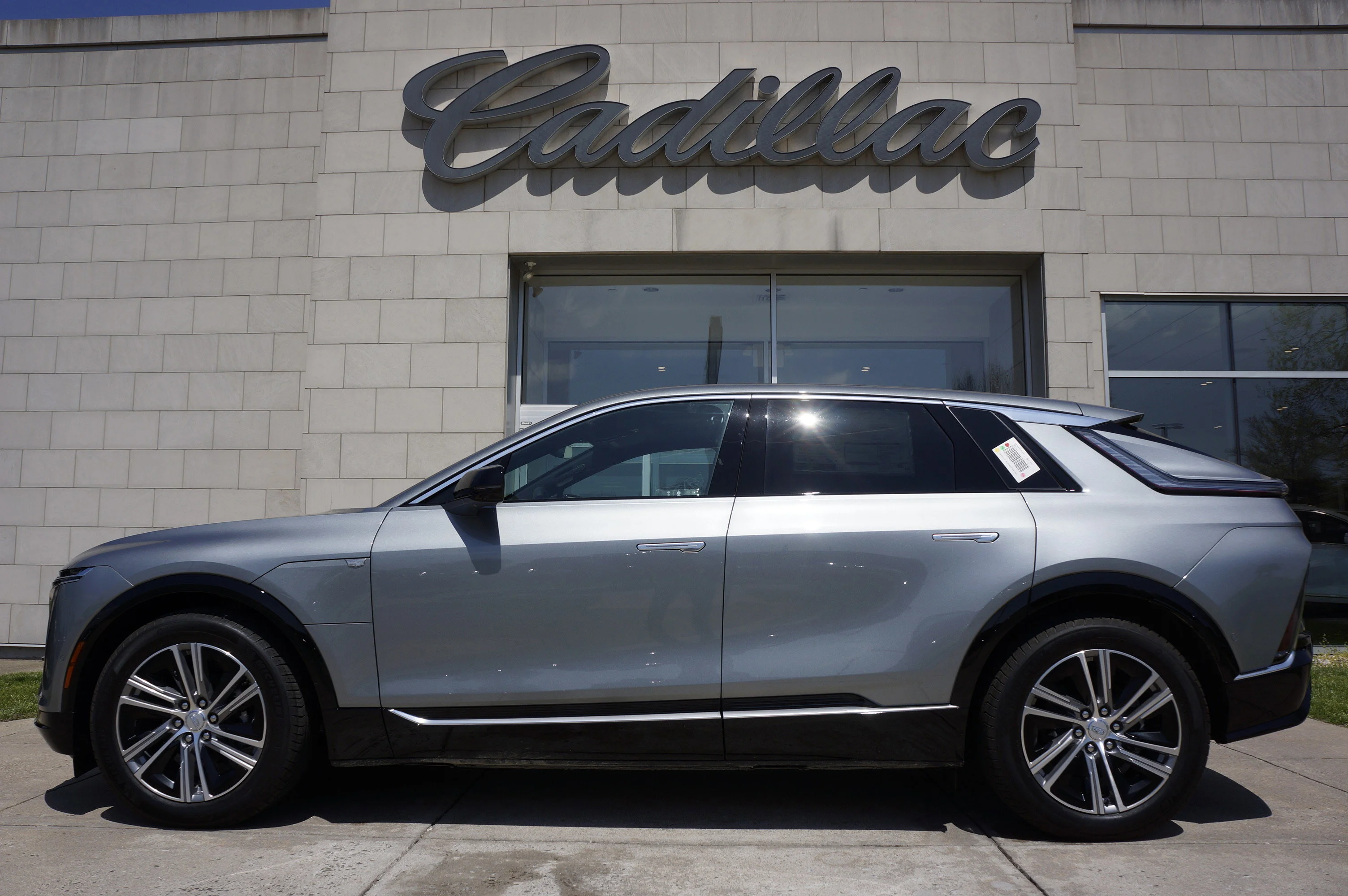 Used 2024 Argent Silver Metallic Cadillac Tech image 10