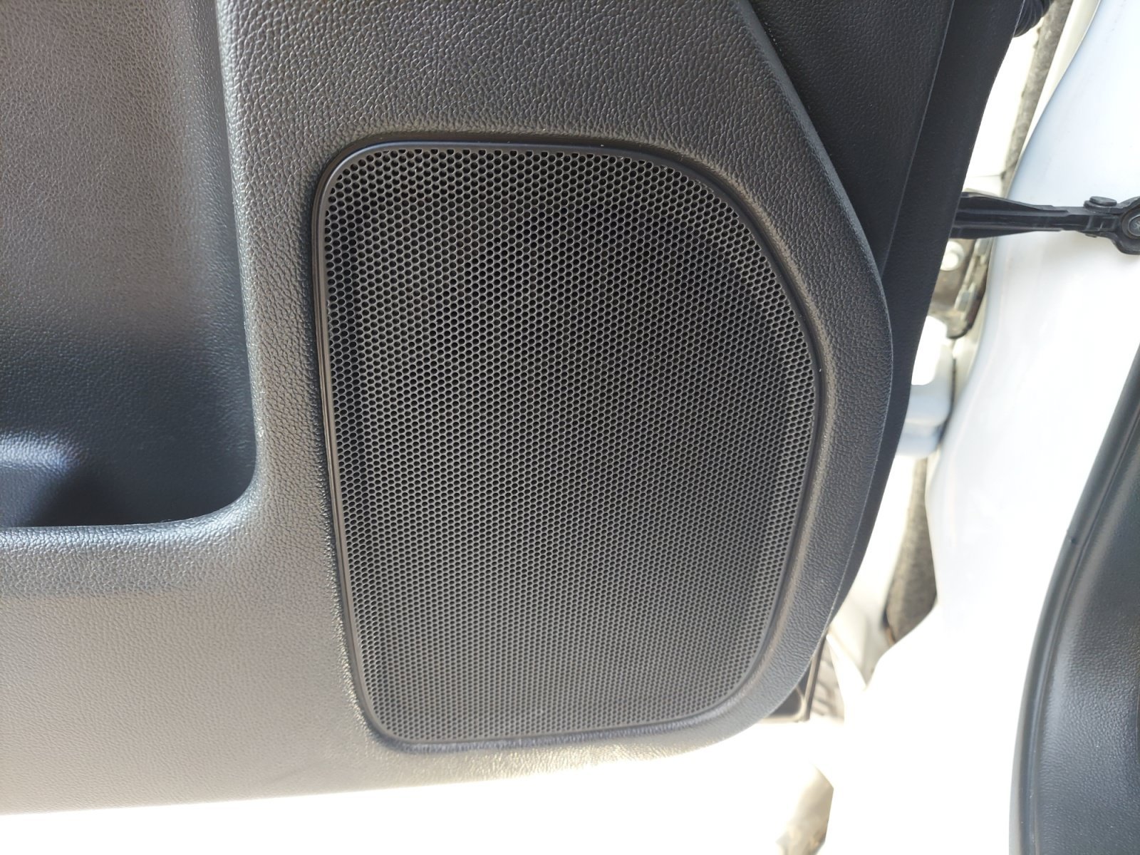 Used 2018 Iridescent Pearl Tricoat Chevrolet LT image 26