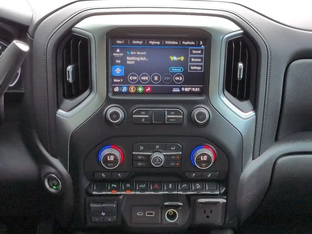 Used 2020 White Chevrolet LT Trail Boss image 17