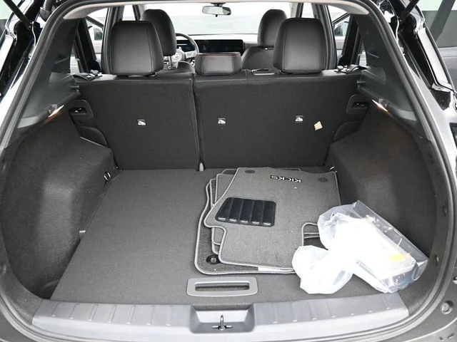 Used 2025 Black Nissan SR image 13