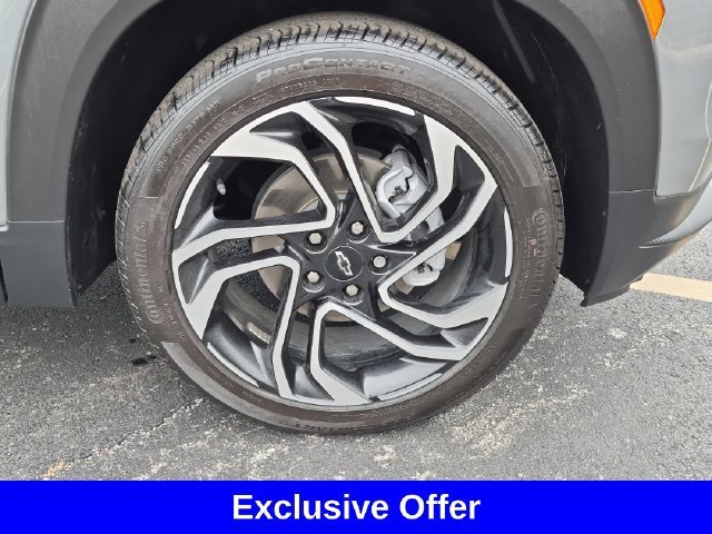 Used 2025 Sterling Gray Metallic Chevrolet RS image 11