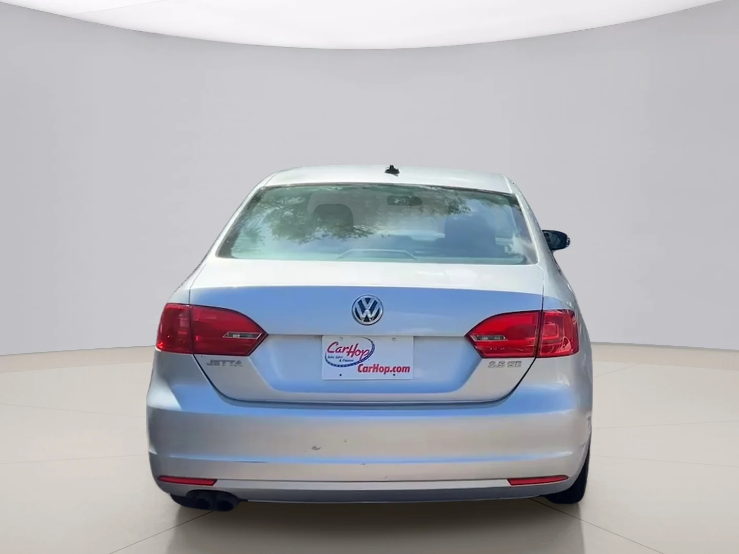 Used 2012 Silver Volkswagen SE image 4