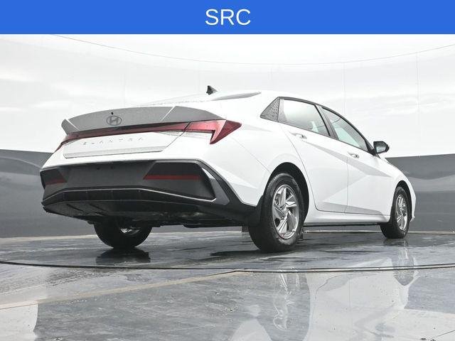New 2026 White Hyundai SE image 26