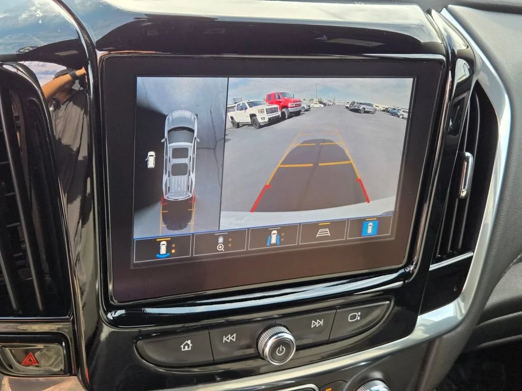 Used 2023 SUMMIT WHITE Chevrolet LT Cloth image 23