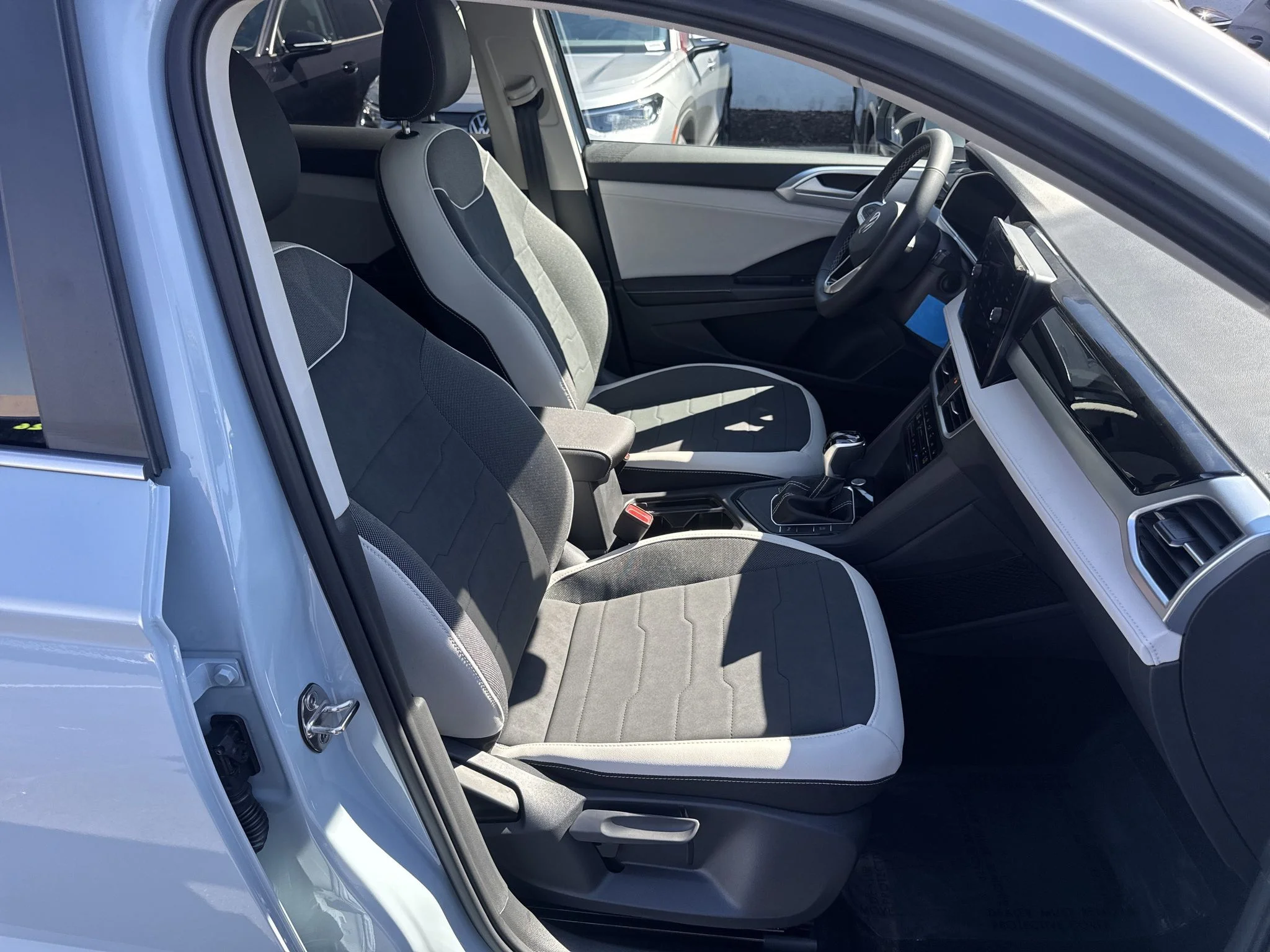 New 2027 Monument Gray Volkswagen SE image 19