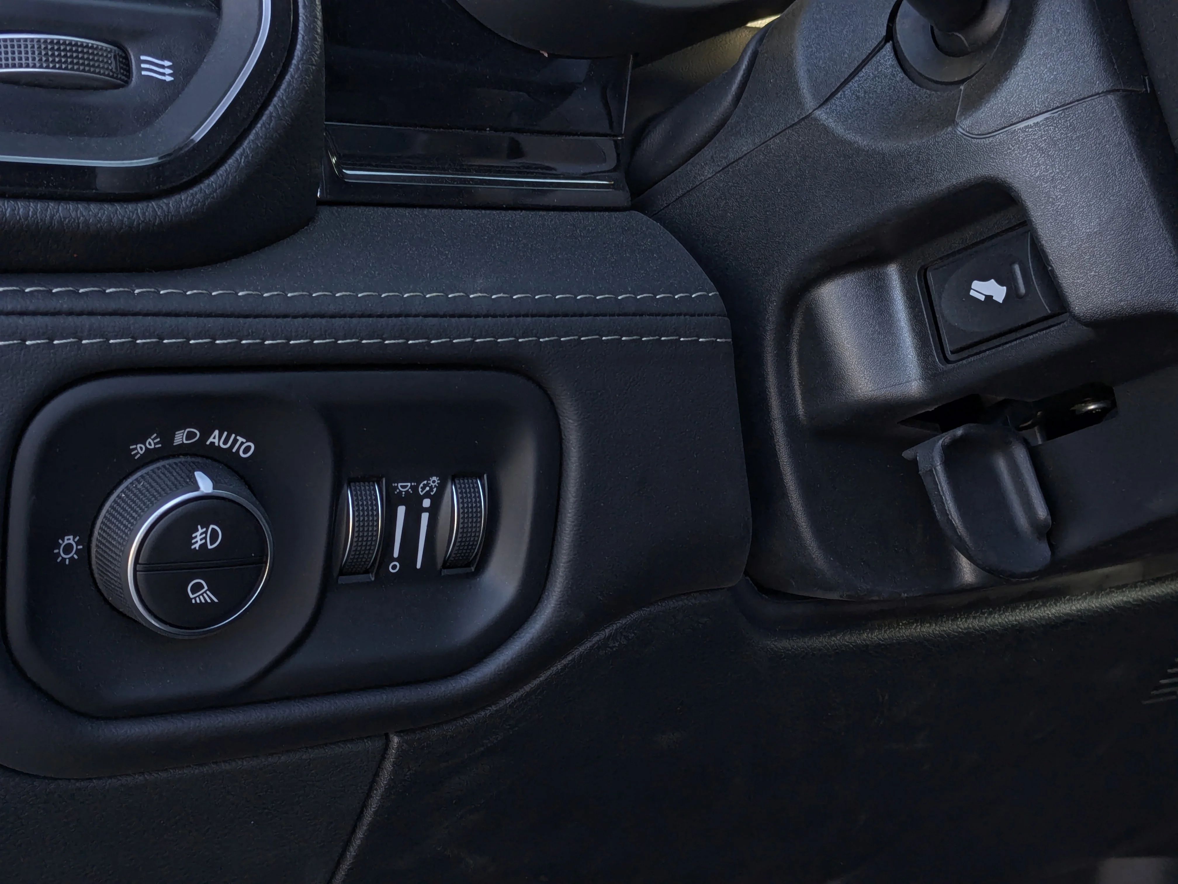 New 2026 Black RAM Limited - - Night Edition - Limited Level 1 Equip Grp - Power Sunroof - 6.7L Cummins HO Diesel & Mor image 15