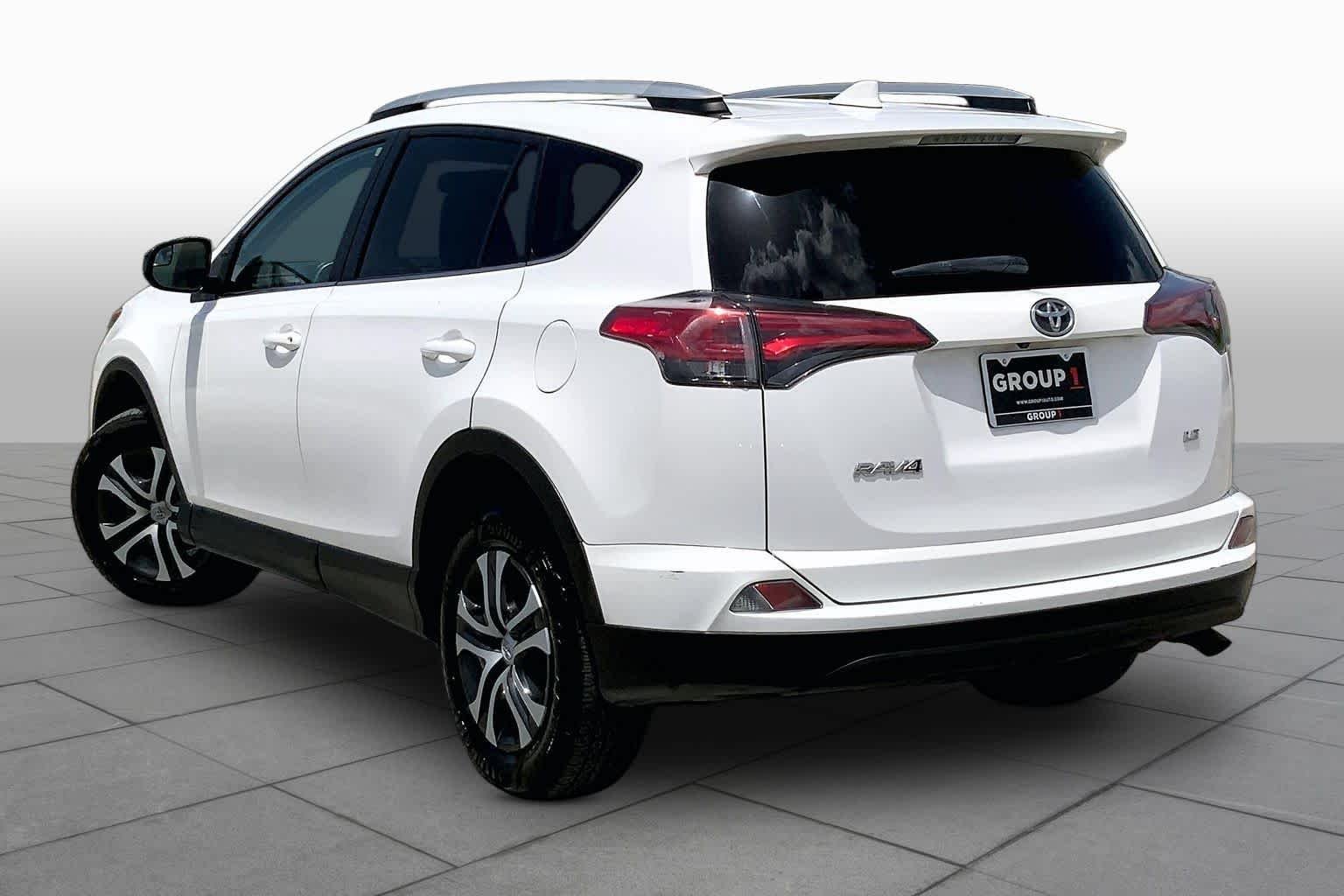Used 2016 Super White Toyota LE image 12