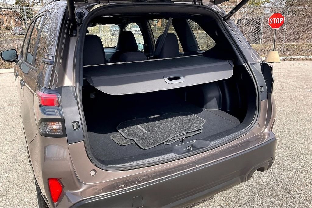 Used 2025 Brown Subaru Premium image 28