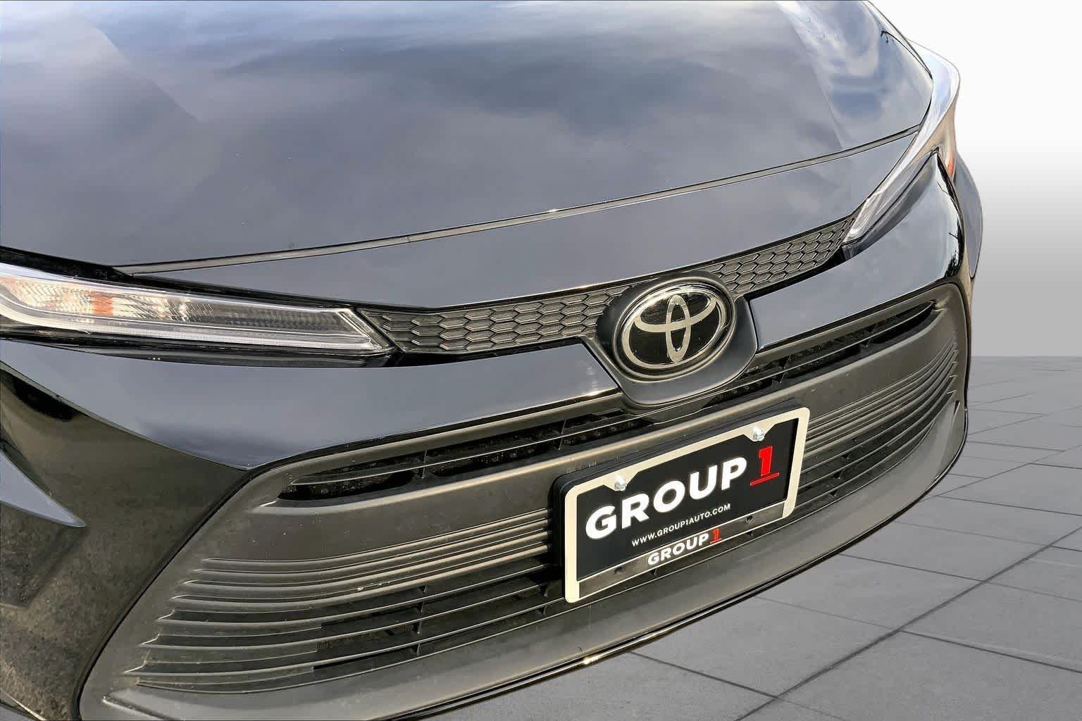 Used 2025 Midnight Black Metallic Toyota LE image 30