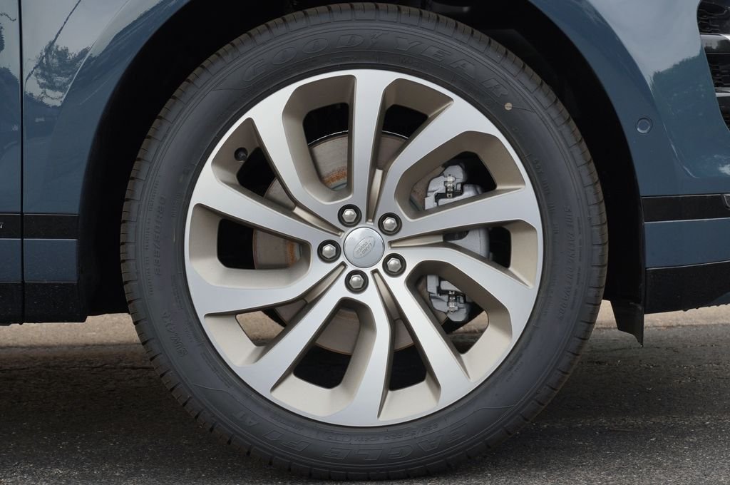 New 2026 Tribeca Blue Land Rover Hoxton Edition image 8