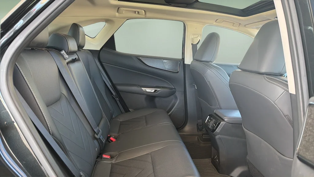 Used 2025 Obsidian Lexus Luxury image 21