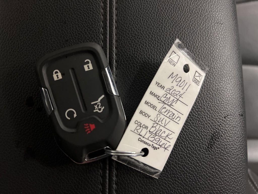 2024 GMC Terrain SLT - Photo 24