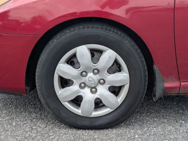 Used 2007 Red Hyundai GLS image 11