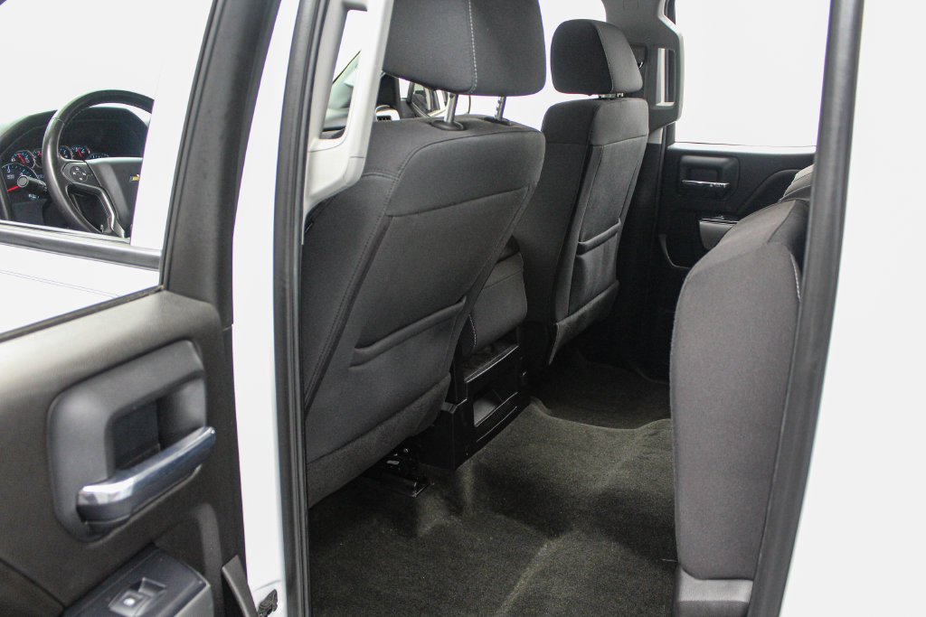 Used 2018 White Chevrolet LT image 15