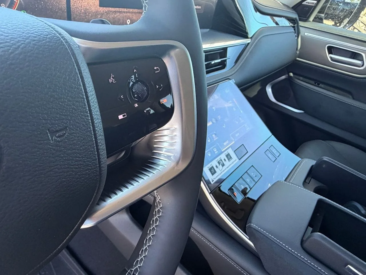 New 2027 BLACK OBSIDIAN INFINITI Luxe 4WD image 23