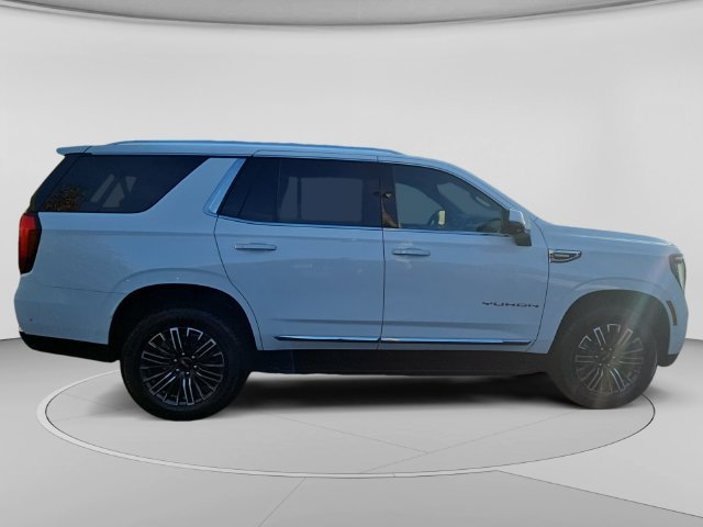 Used 2025 Summit White GMC Elevation image 6