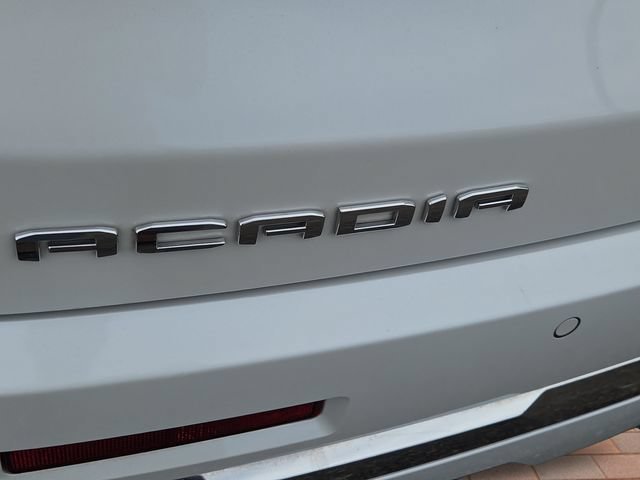 Used 2023 White Frost Tricoat GMC Denali image 5