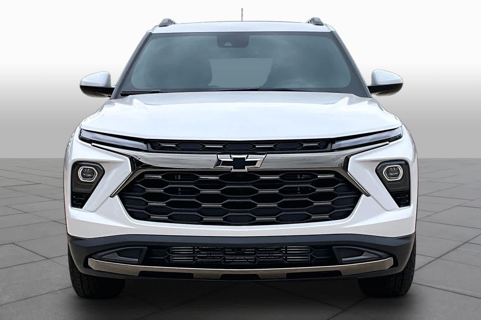 New 2026 Iridescent Pearl Tricoat Chevrolet ACTIV image 4