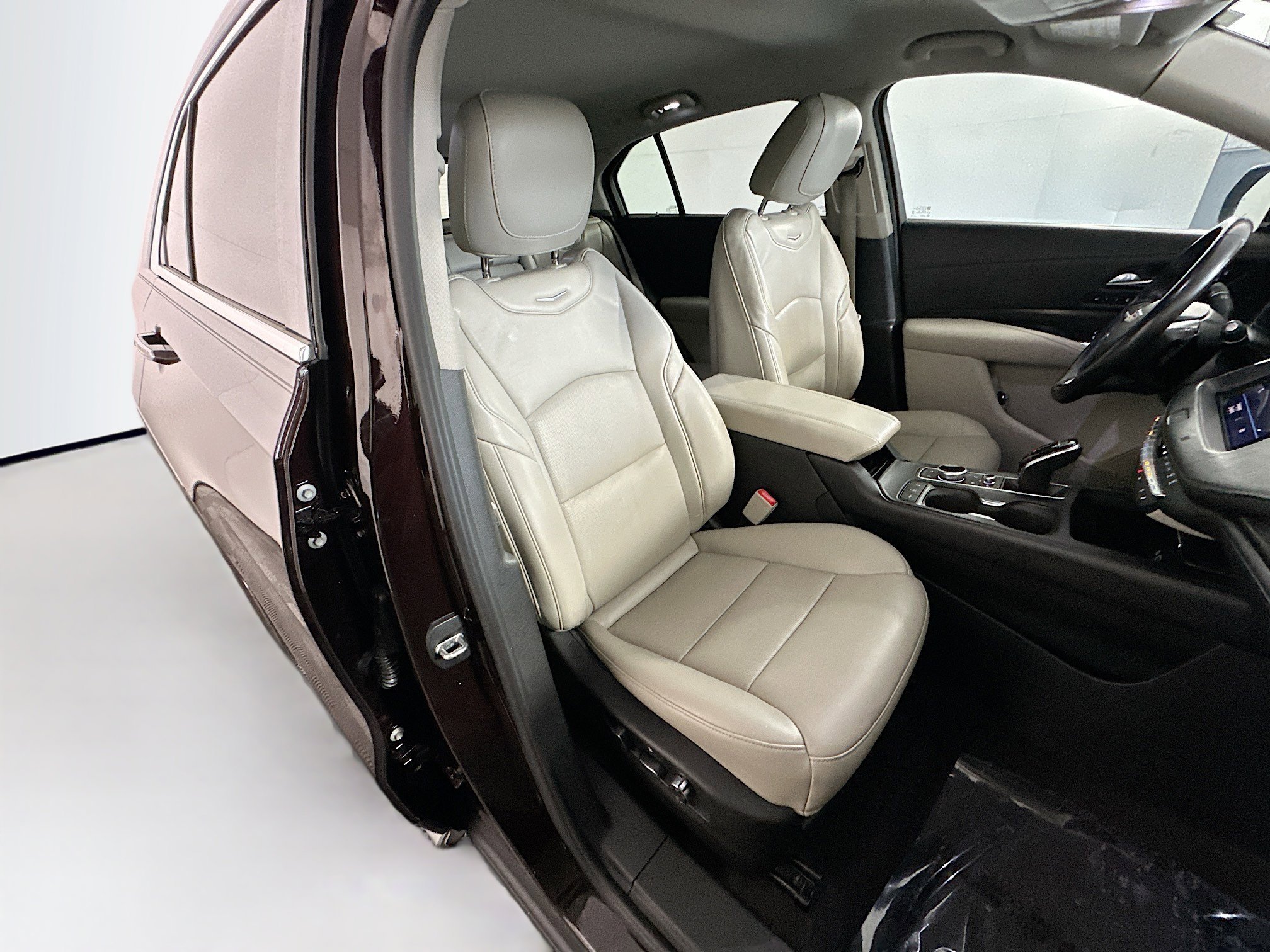 Used 2020 Garnet Metallic Cadillac FWD Premium Luxury image 28