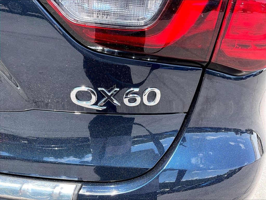 Used 2020 Hermosa Blue INFINITI LUXE image 30