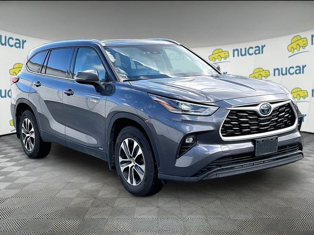Pre-Owned 2021 Toyota Highlander Hybrid XLE AWD
