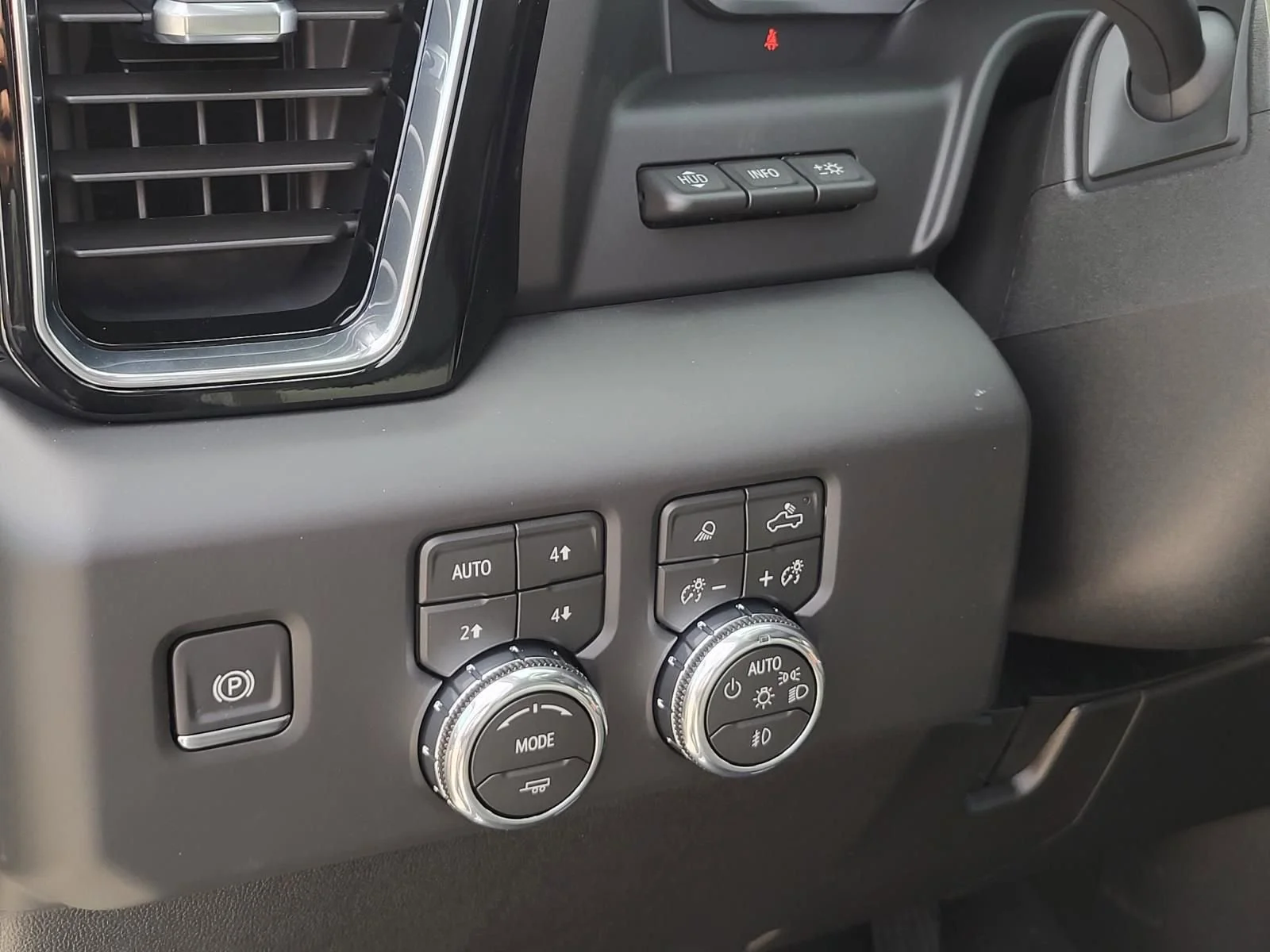 2026 GMC Sierra 2500HD Denali - Photo 8