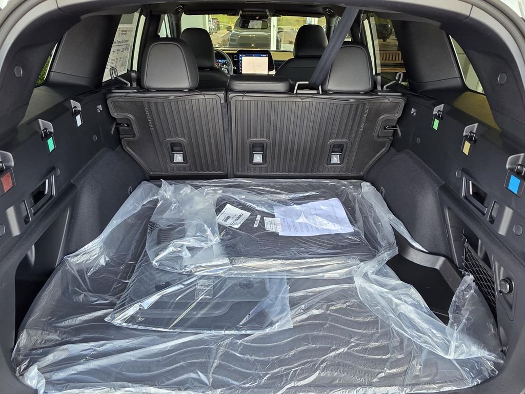 New 2026 CRYSTAL WHITE PEARL Subaru Premium image 12