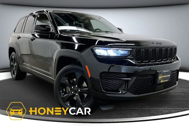 Pre-Owned 2023 Jeep Grand Cherokee Altitude X