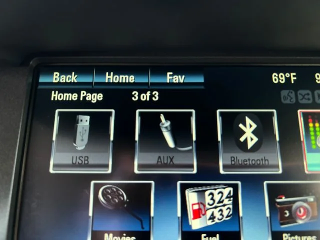 Used 2013 White Chevrolet LT image 22
