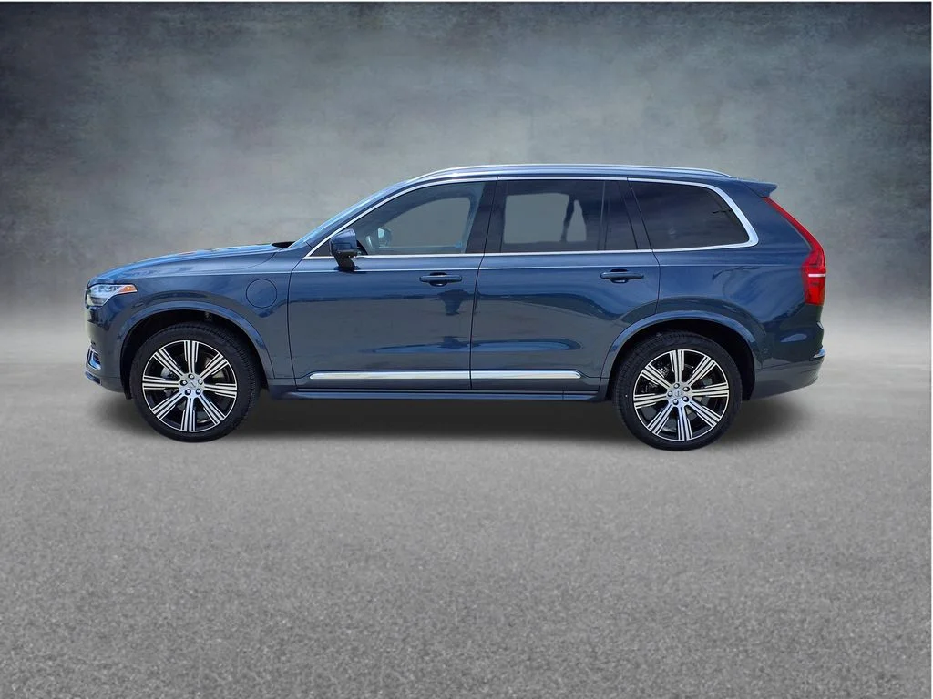 Certified Used 2024 Blue Volvo Ultimate image 5