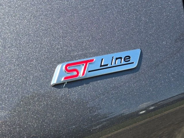 Used 2025 Gray Ford ST-Line image 25