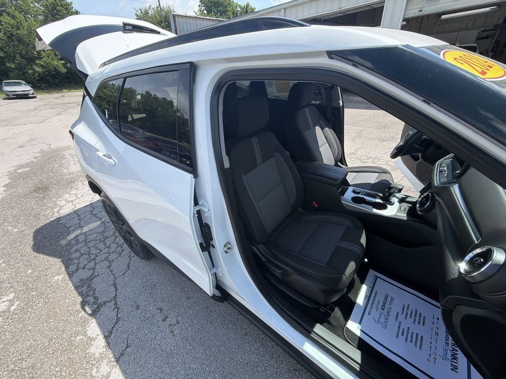 Used 2024 White Chevrolet LT image 23