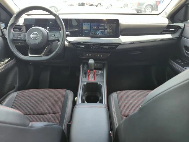 Used 2025 White Nissan SR image 23