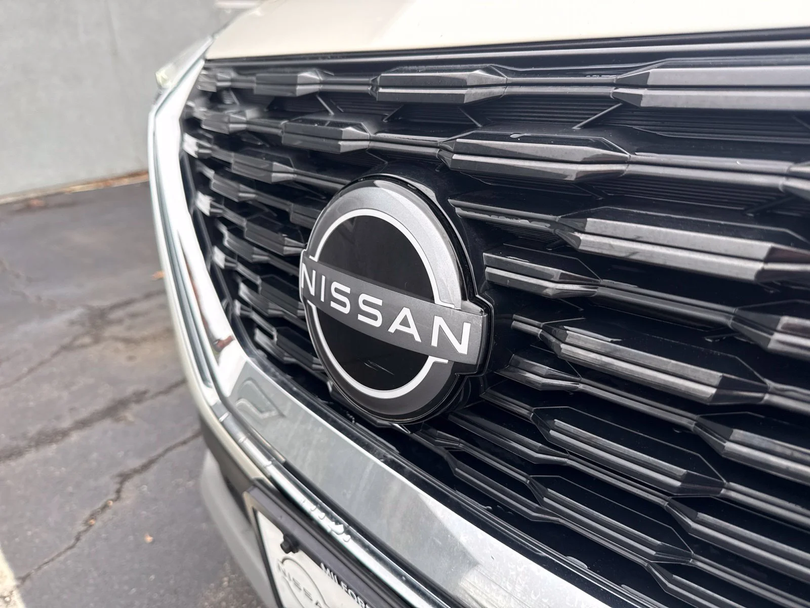 Certified Used 2023 Pearl White Nissan SV image 17