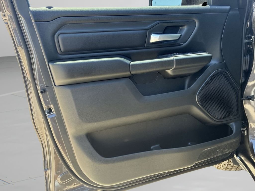 New 2026 Granite Crystal Metallic Clearcoat RAM Tradesman image 20