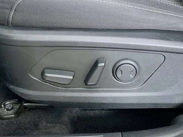 Used 2024 White Hyundai SEL image 11