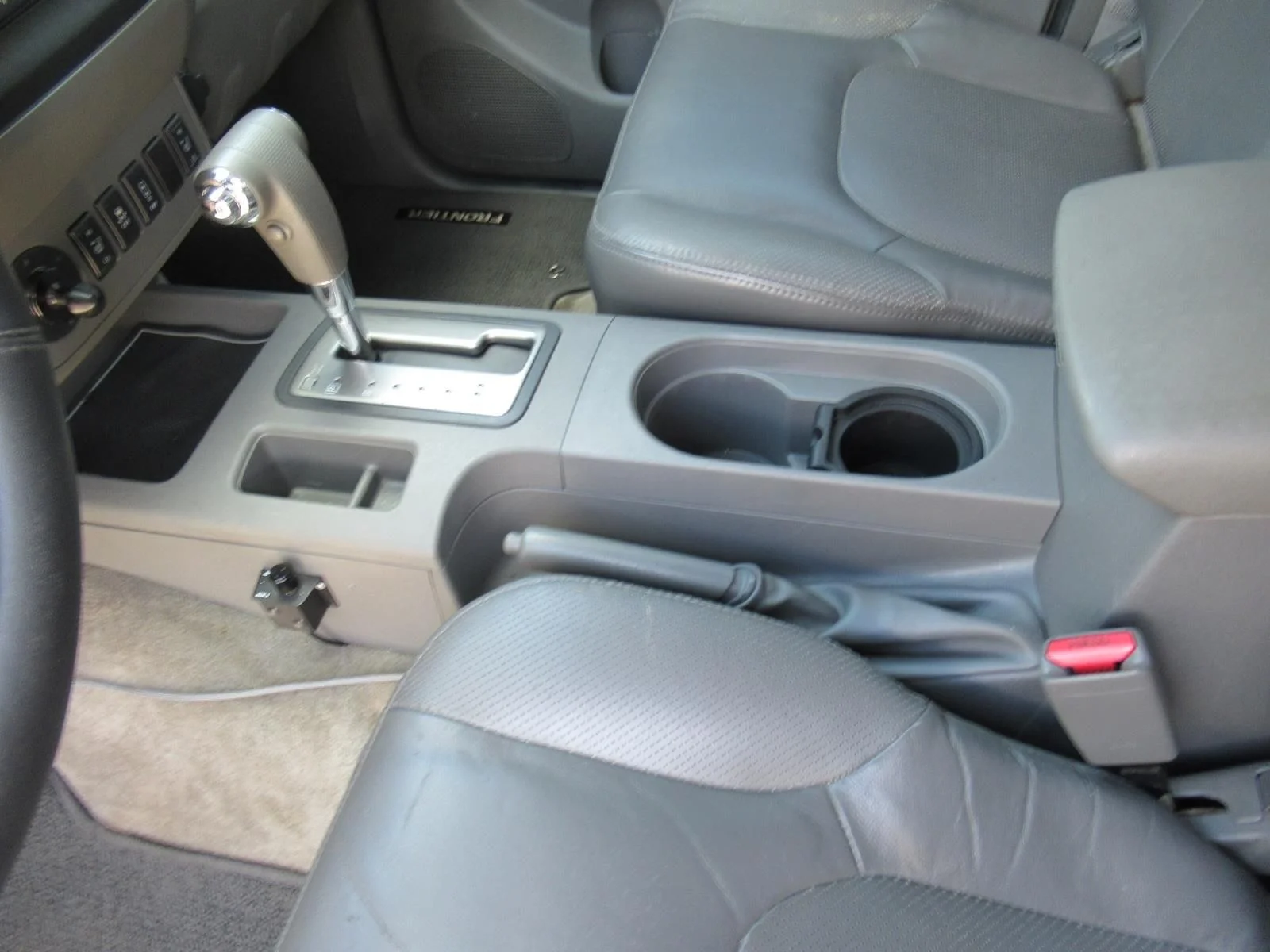 Used 2013 Blue Nissan SL image 18
