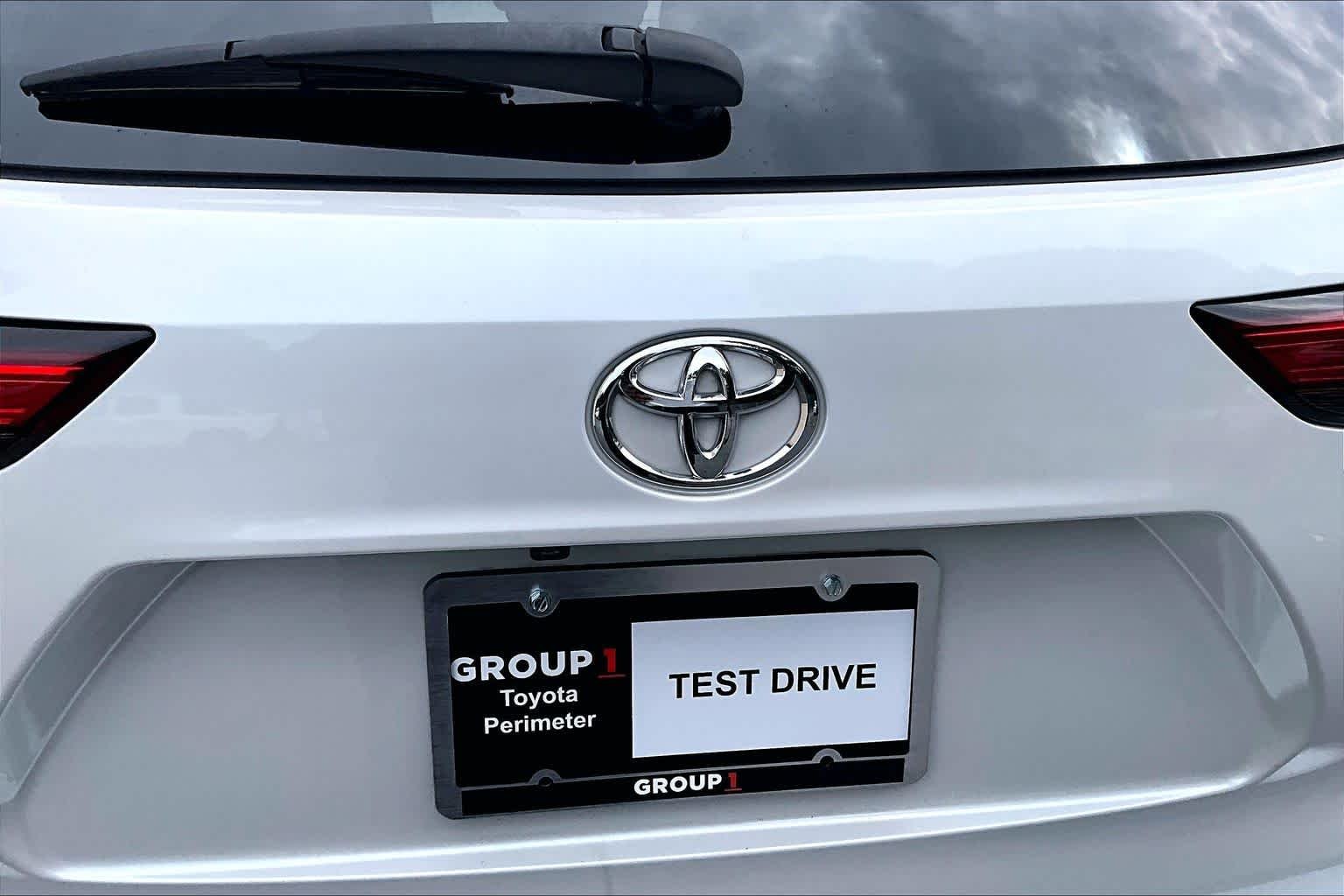 Used 2023 Wind Chill Pearl Toyota XLE image 31