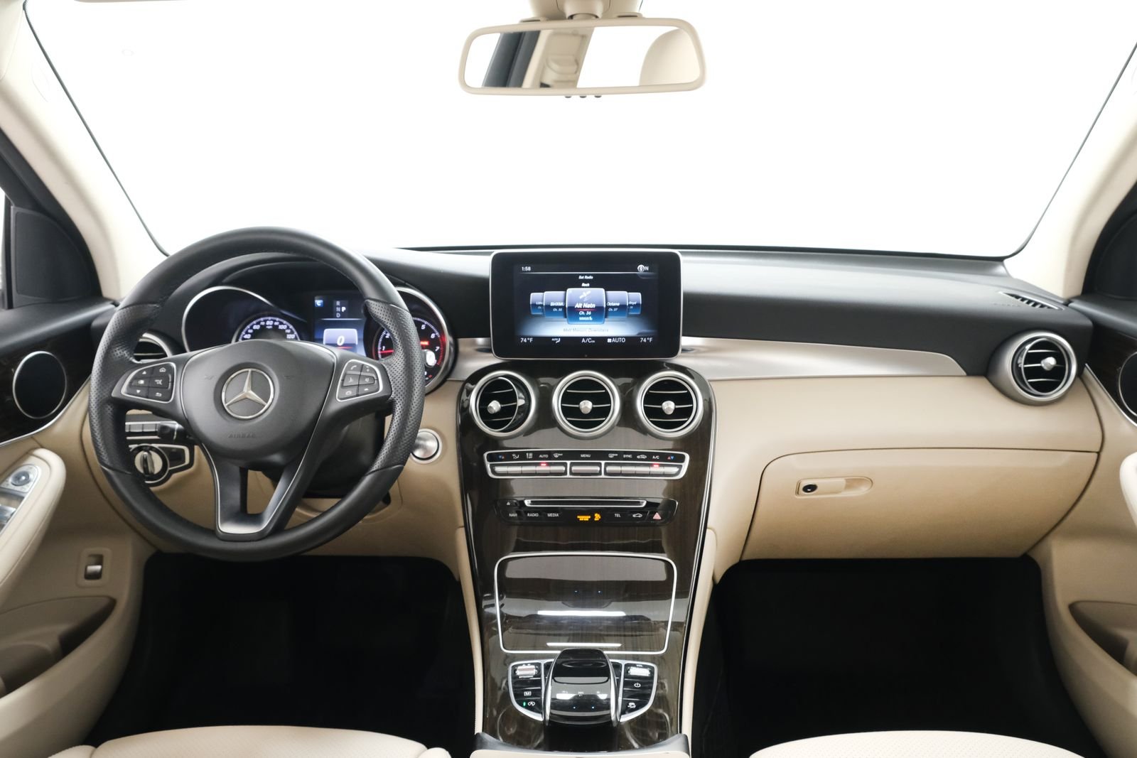 Used 2017 designo Diamond White Metallic Mercedes-Benz GLC 300 image 8