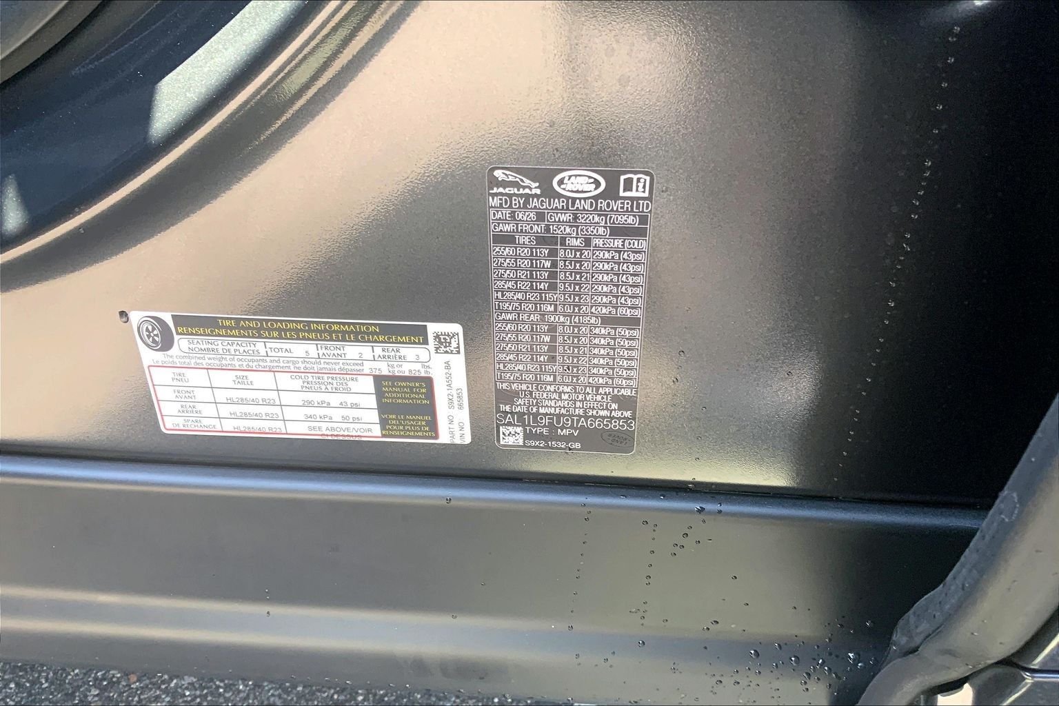 New 2026 Carpathian Grey Land Rover Dynamic SE image 18