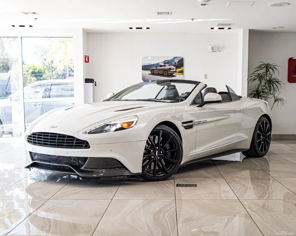 2016 Aston Martin Vanquish Volante