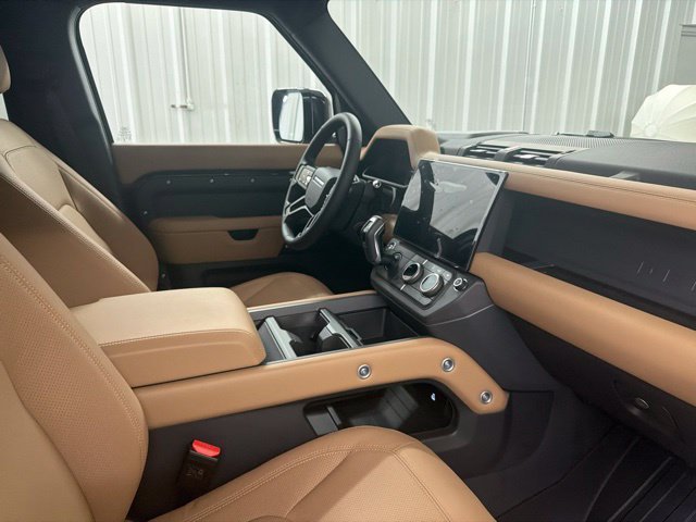 New 2026 Santorini Black Land Rover S image 22