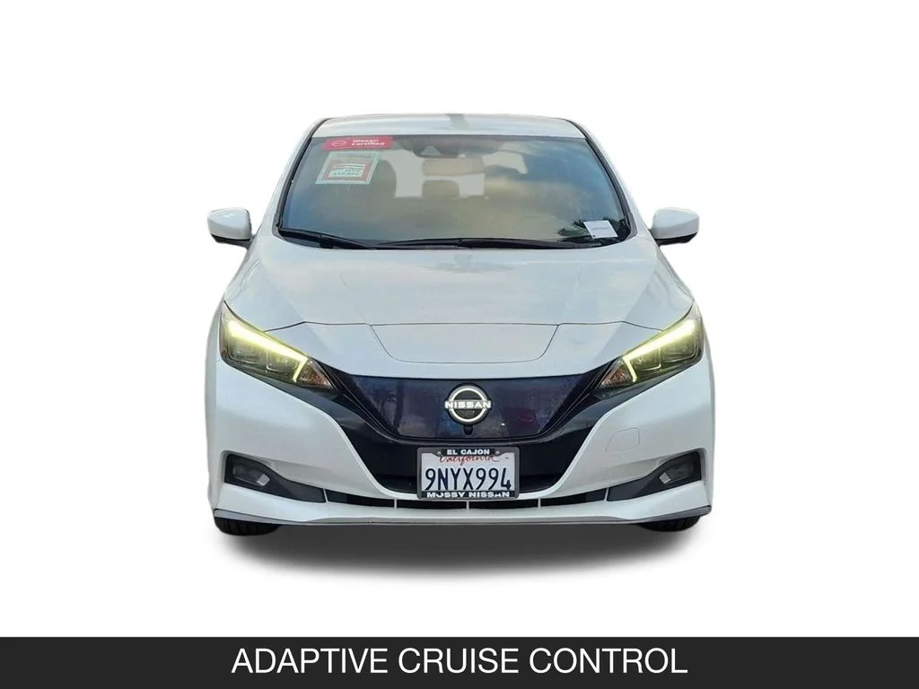 Used 2023 White Nissan SV Plus image 4