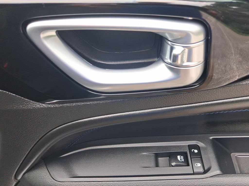 Used 2025 Silver Jeep Latitude image 34